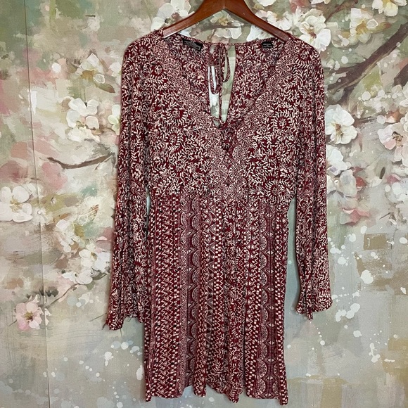 Angie Dresses & Skirts - ANGIE•Rayon•Bell Sleeve Dress•Sz‎ Small